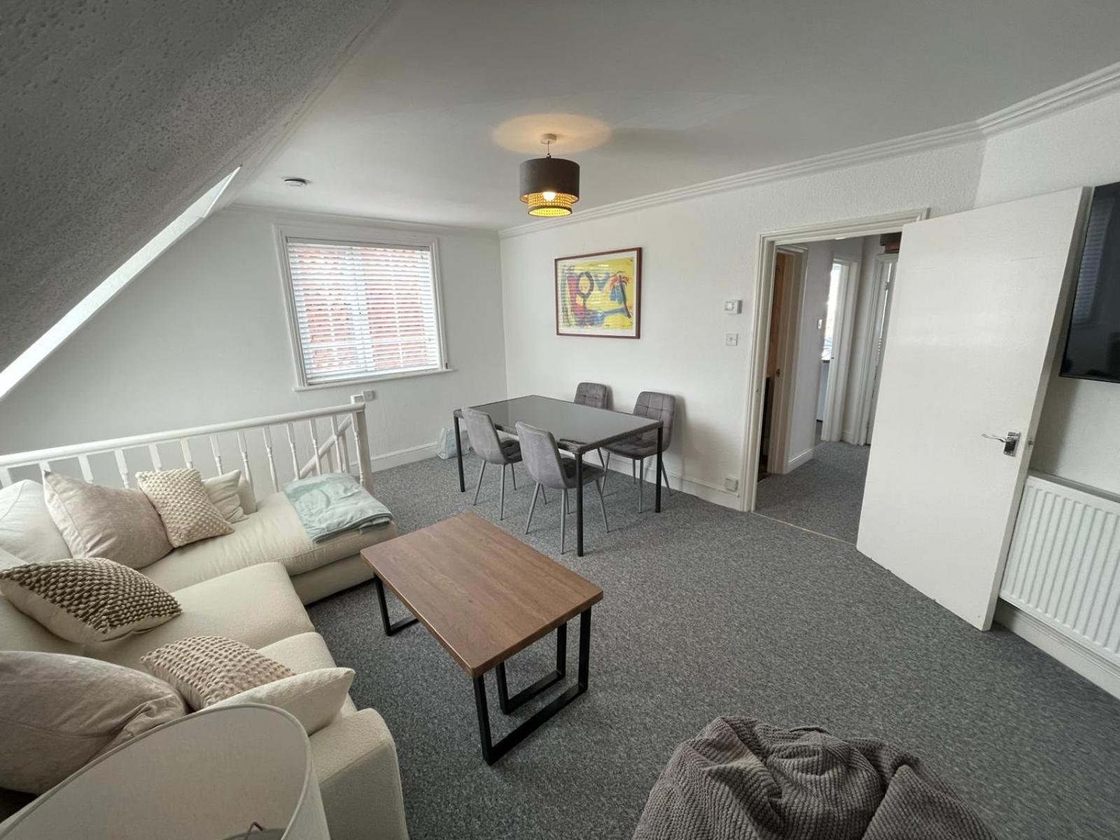 Town Centre Apartment Eastbourne Exterior photo
