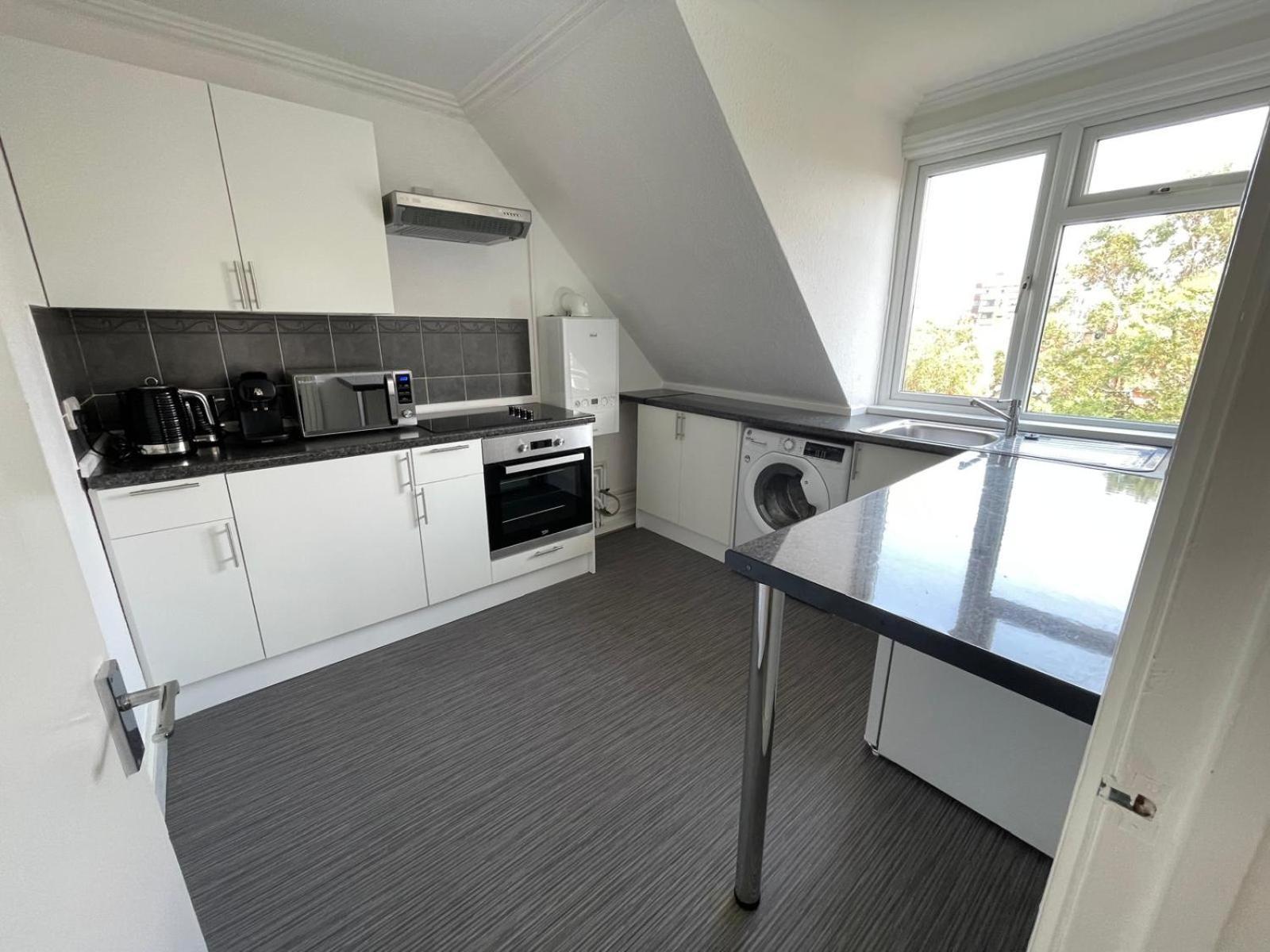 Town Centre Apartment Eastbourne Exterior photo