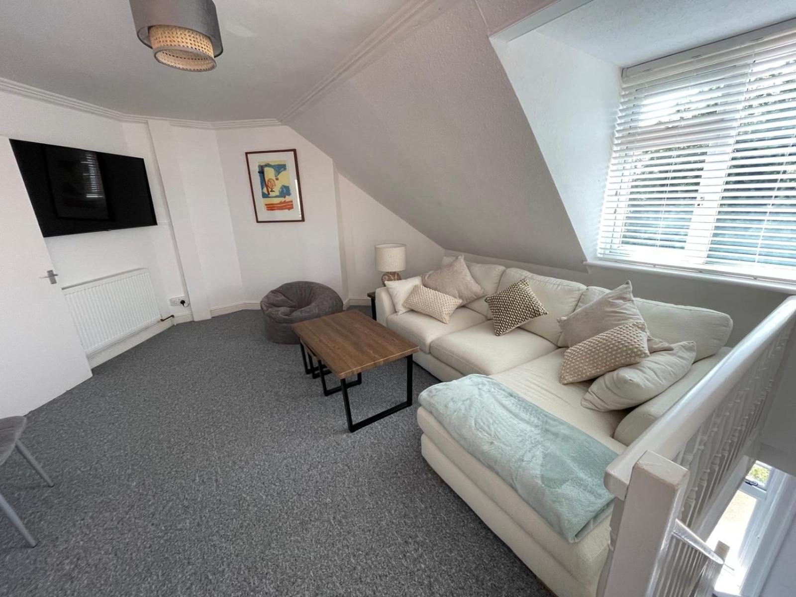 Town Centre Apartment Eastbourne Exterior photo